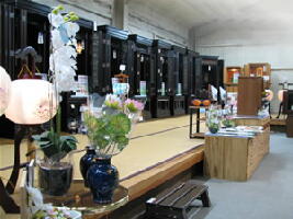 店内の様子 岐阜県の仏壇店